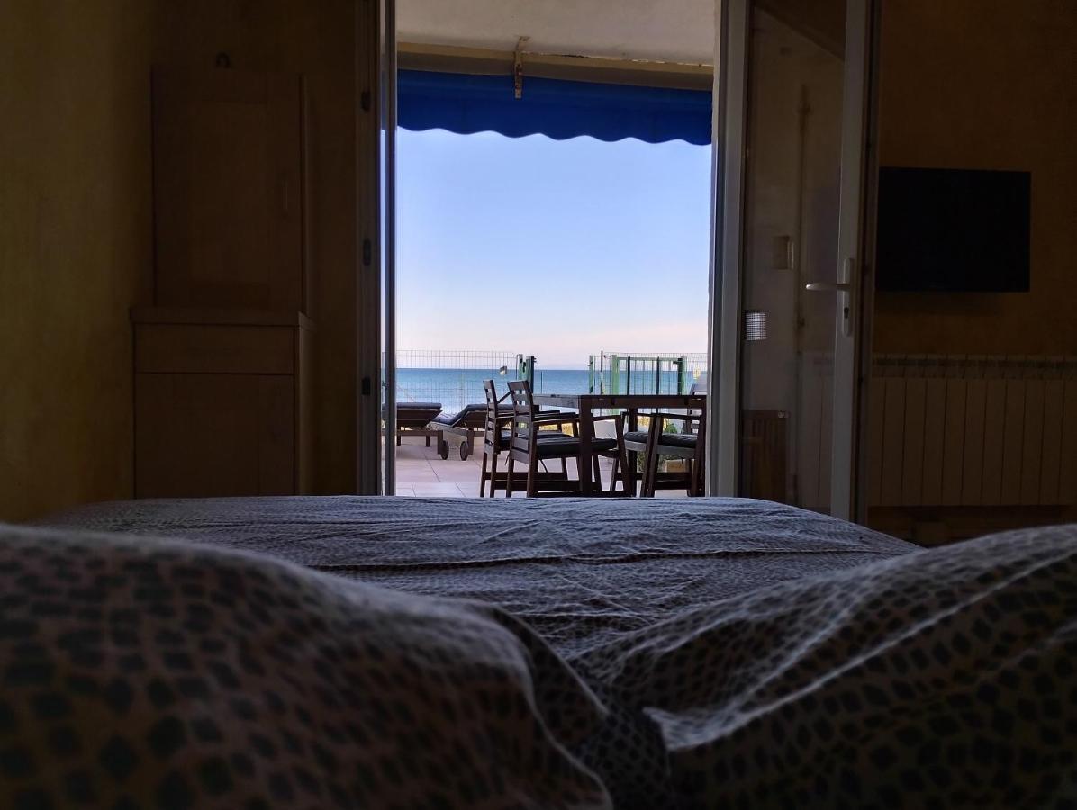 Le Surplage Hyères Exterior foto